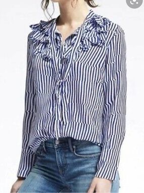 Banana Republic Elsie Flutter Blouse
Size Small